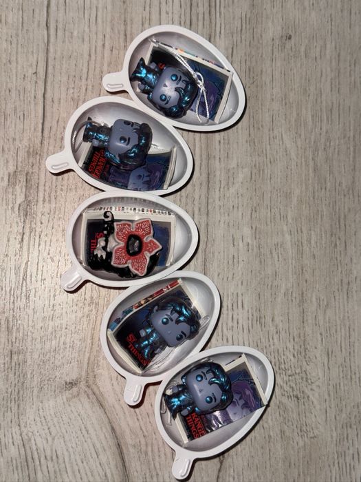 Стів з вивороту та демогоргон kinder joy « дивні дива» (читайте опис)