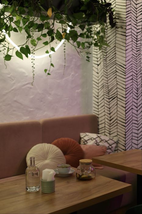 Продам кафе кондитерську у центрі міста