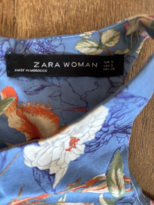 Niebieska  sukienka w kwiatki zara   rozm. XS S