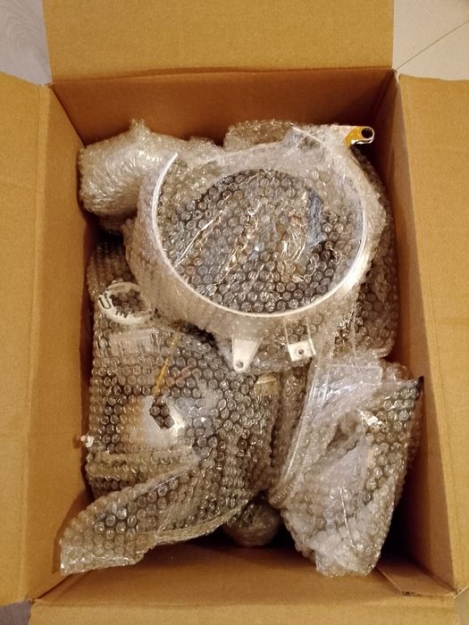 Sprzedam kompletne wnętrzności reflektora