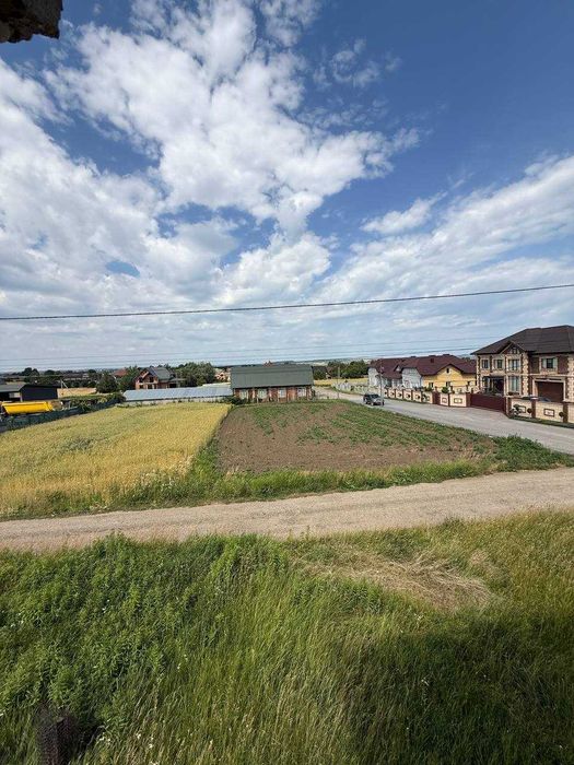 Продаж недобудованого будинку в Остриці