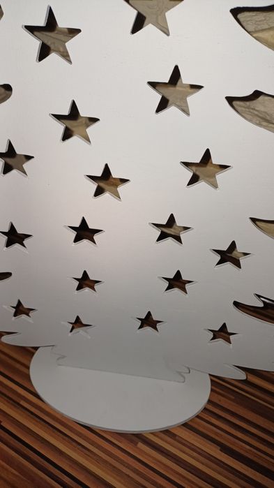 Drewniana choinka biała gwiazdki