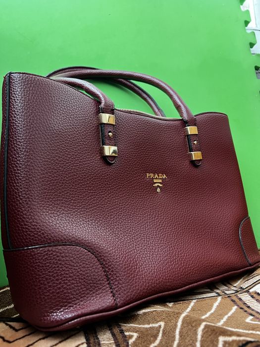 Сумка Prada оригинал большая бордовая