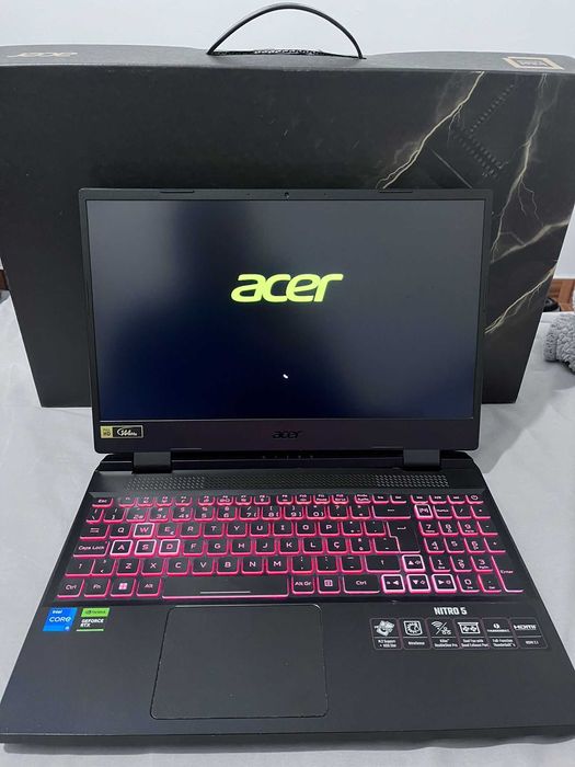 Laptop Gaming com caixa