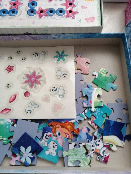 Zestaw puzzli plus gra