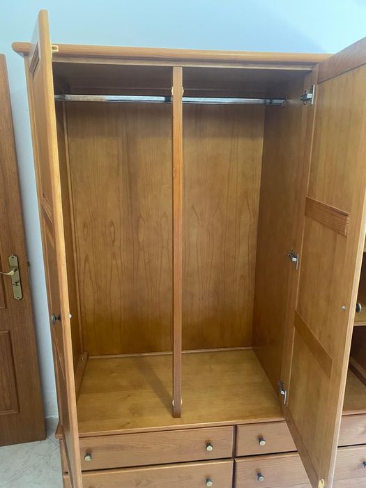 Vendo Estúdio Completo madeira Pinho