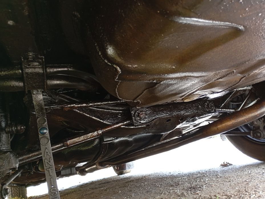 Тойота авенсіс,1.6, бензин