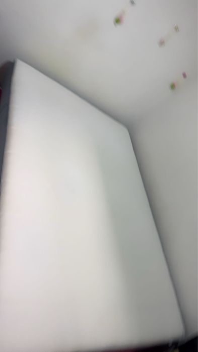 Cama casal muito confortavel nova