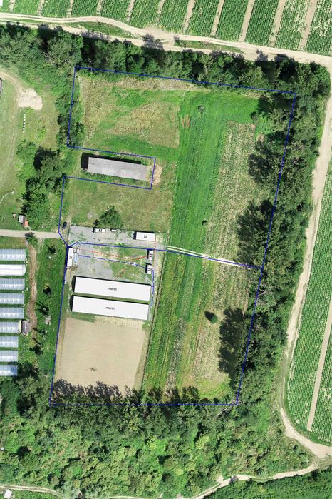 1,3 Га. Мукачево. Рівний. Траса. Є Світло, Вода Теплиці. Під любі цілі