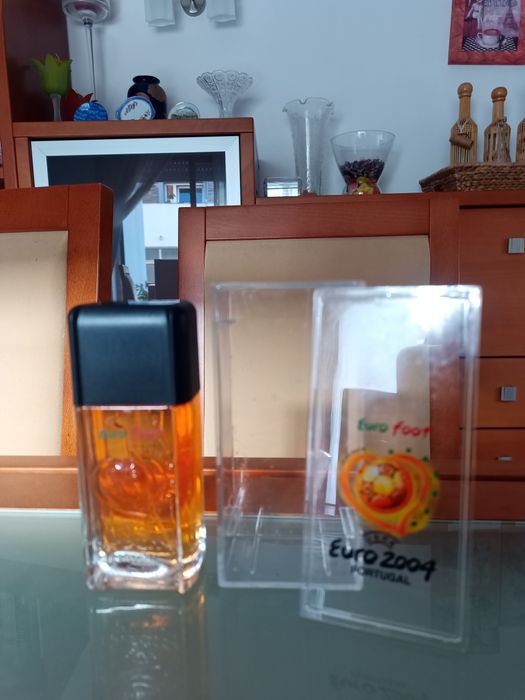 Perfume em frasco vidro 80 ml.