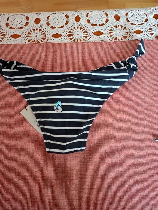Nowe  firmowe majtki kąpielowe.