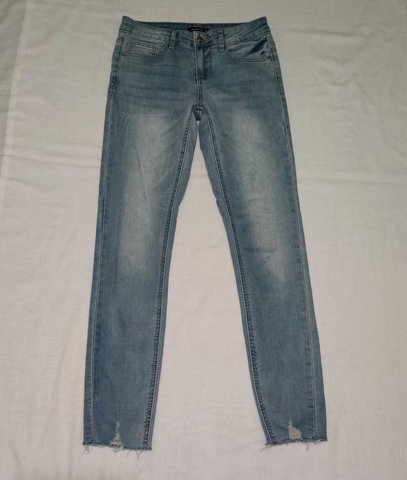 P106 Spodnie jeansowe Diverse r. 34