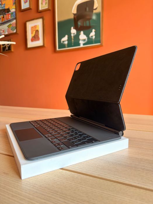 Apple Magic Keyboard Oficial para iPad Air 13" M2