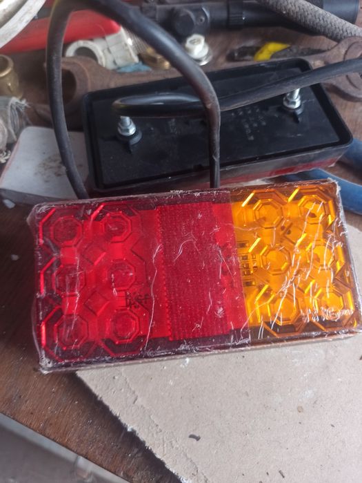 Фонарь новий задній. Лед 12в пара.