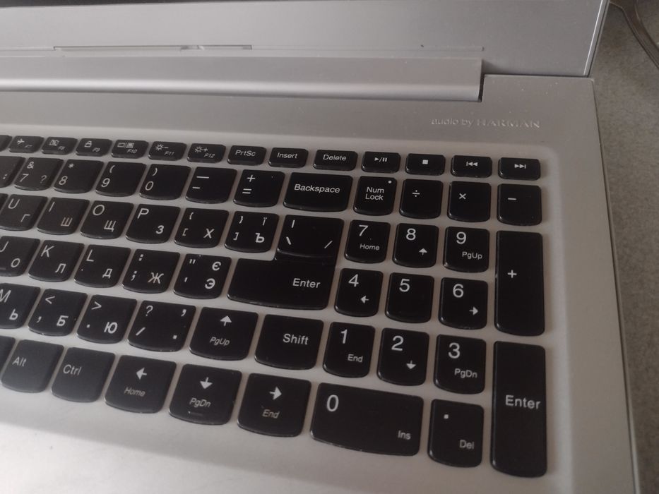 Lenovo IdeaPad i7 SSD Nvidia 940m