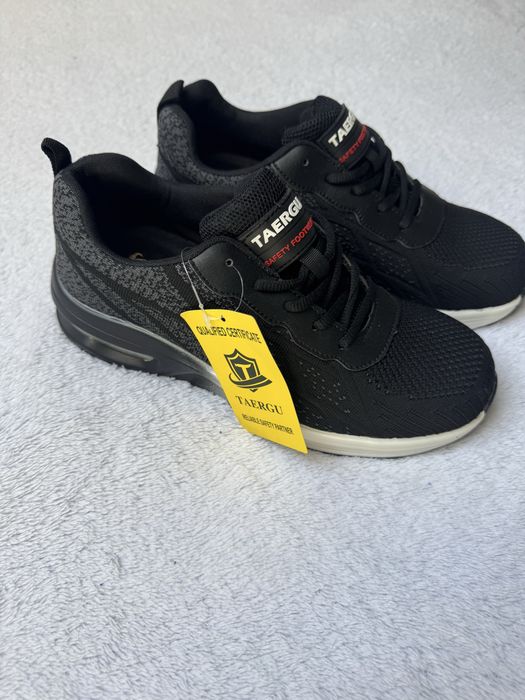 Nowe buty techniczne stalowe czubki 41 sneakersy