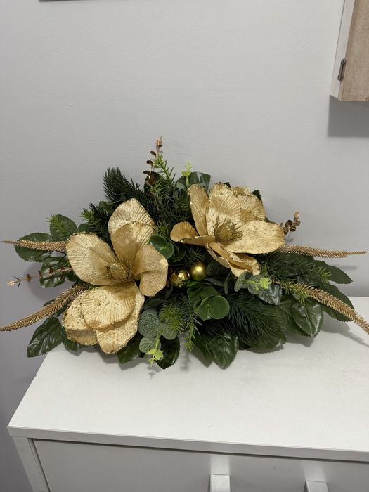 Kompozycja nagrobna świąteczna / stroik świąteczny