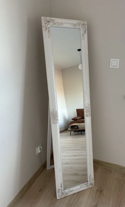 Duże lustro do salonu