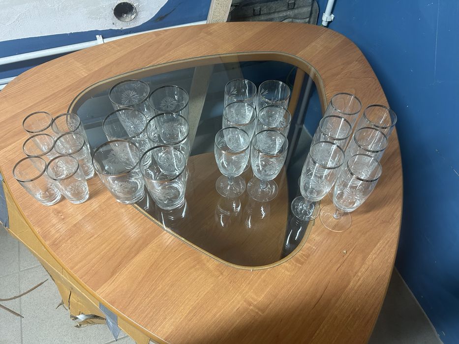 Zastaw kieliszków szlifowanych