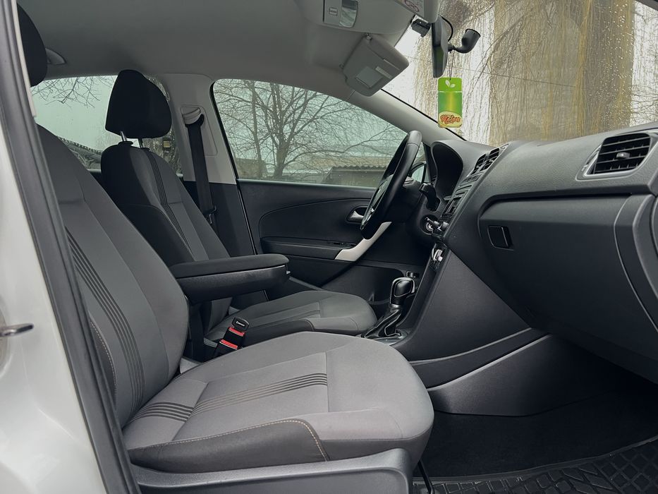 Продам свій Офіційний Фольксваген Поло 1,6 МРі automatic