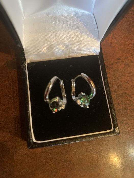 Серебрянные серьги 925 пробы с муассанитами