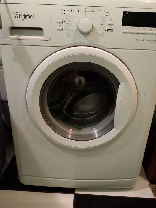 Пральна машинка Whirlpool