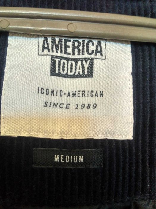 вельветовая мужская куртка.