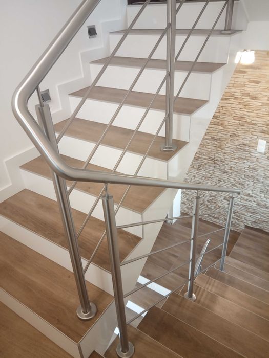 Balustrady nierdzewne barierki ze stali nierdzewnej inox nierdzewka schody balkon taras