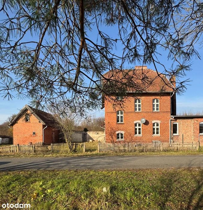 Dom na wsi, Przedwojenna Stacja Kolejowa z Czerwonej Cegły. Unikat
