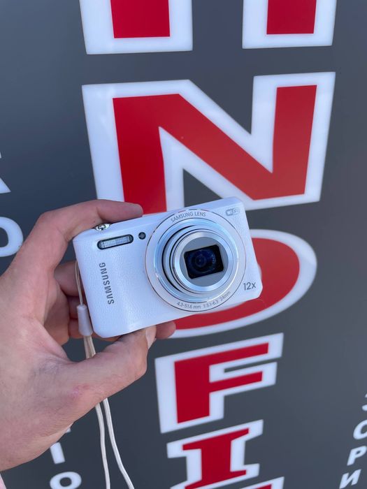 Цифровий фотоапарат Samsung WB35F