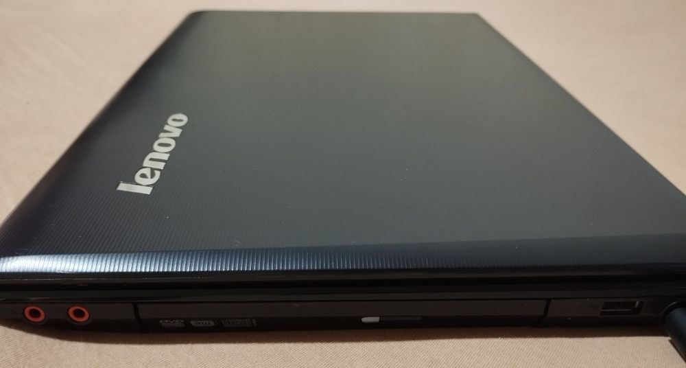 Ноутбук Lenovo IdeaPad G560E