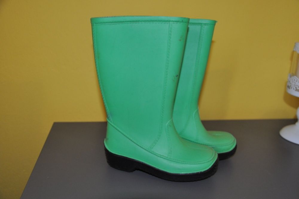 Sprzedam kalosze r. 26