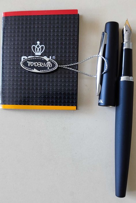 Нова перова ручка REGAL (R80100.L.F) у футлярі