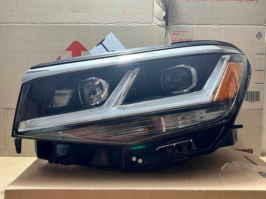 Продам фару переднюю Volkswagen Atlas правую и левую