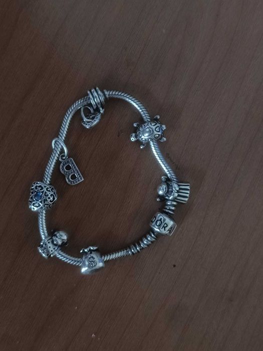 Pulseira Pandora em Prata (17,5 cm) + 6 Charms / Contas em Prata