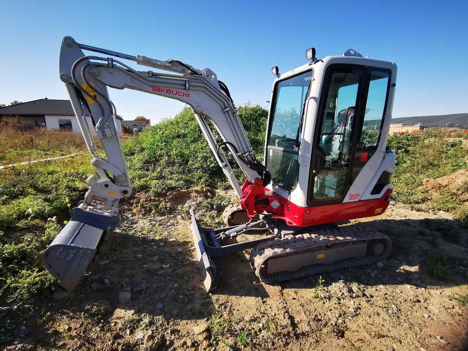 Usługi minikoparką koparka 2.5t