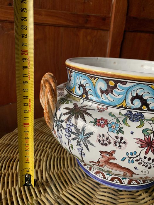 Cerâmica pintada à mão