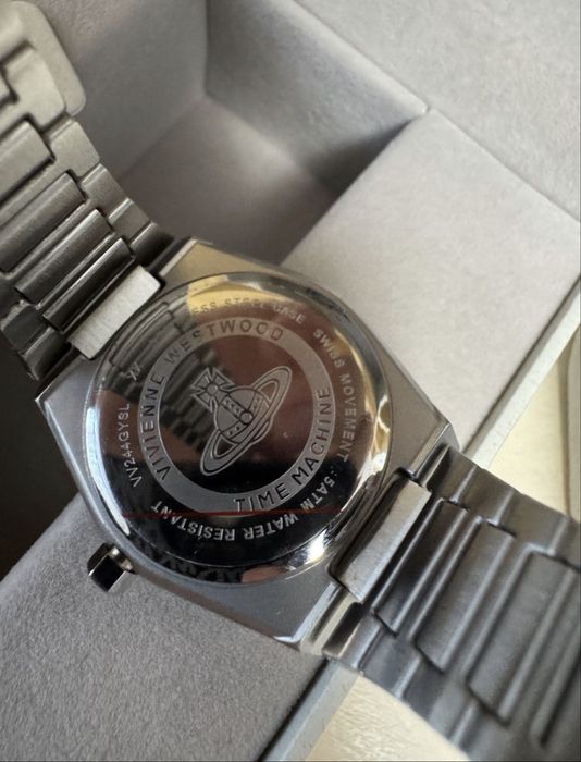 Топовий годинник Vivienne Westwood !!!