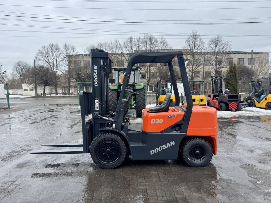 Навантажувач Doosan D30-S Дизель Погрузчик