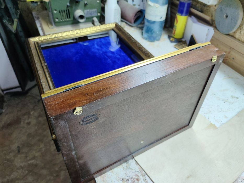 Рамка ящик с вынимающеся бархатной планшеткой под экспонаты 450/350/40