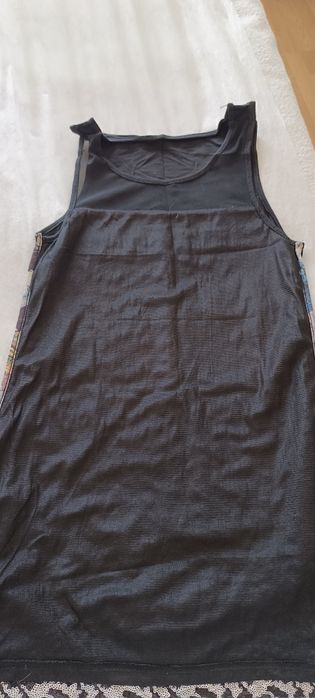 Vestido preto de lantejoulas