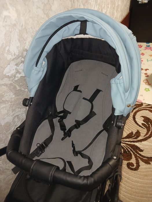 Продам коляску 2 в 1 Angelina