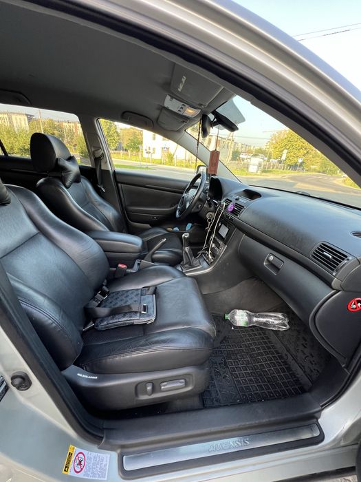 Toyota Avensis T25 2004