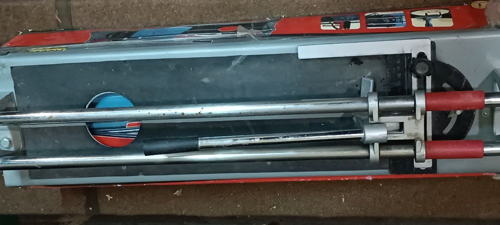 Кафелерезка Modeko