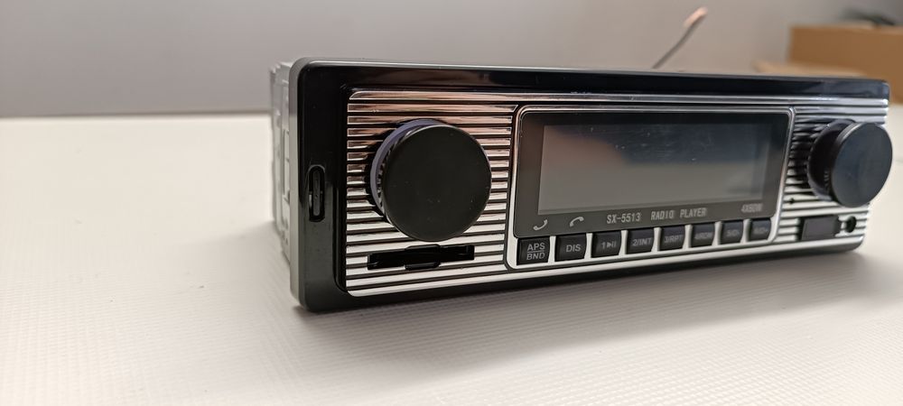 Podobizna Radia safari 5 z bluetooth