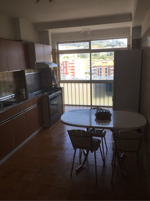 Quarto para arrendar estudantes - Coimbra - Sto Ant Olivais