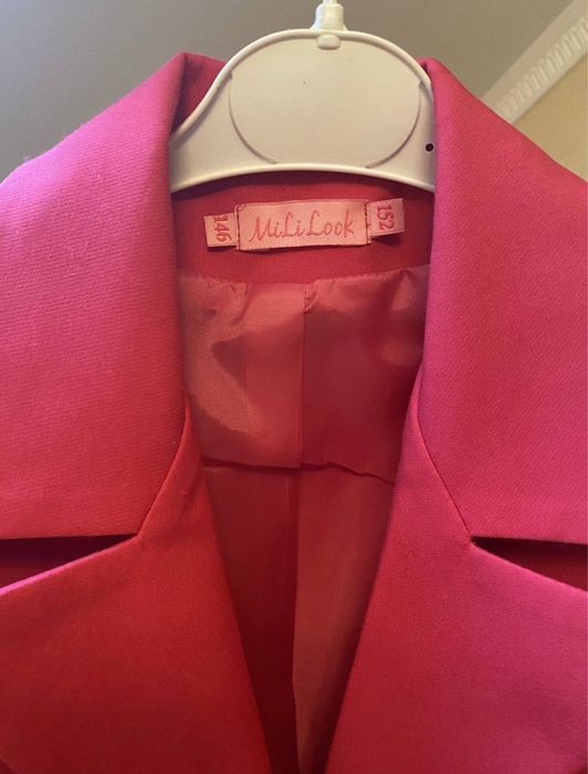 Розовий брючний костюм,600 грн.