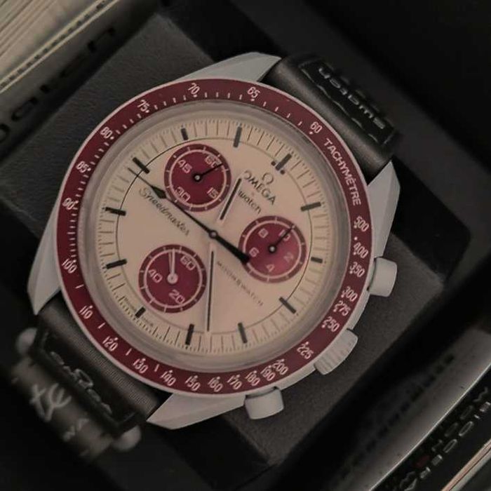 Pluton Chrono - precyzyjny mechanizm z nutą tajemnicy!