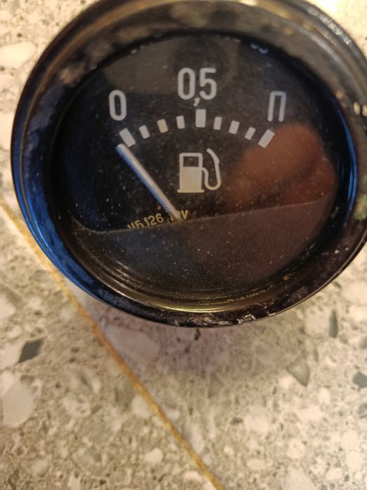 Датчик уровня топлива.