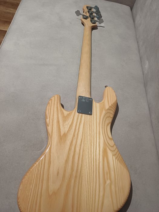 Gitara basowa Vintage VJ75